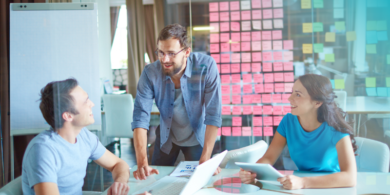 Investition für die Digitalisierung - Meeting im Büro