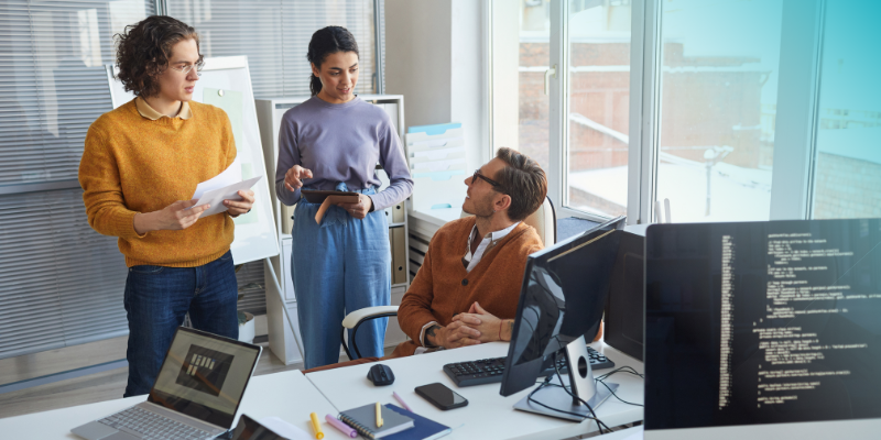 Industrie 4.0 Zeit ist Geld - Besprechung im Büro