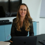 freiberufler SENIORDESIGNERIN / GRAFIKERIN / PRODUKTMANAGERIN auf freelance.de