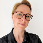 freiberufler -Hyperlink entfernt- // Selbstständige Mediengestalterin in Digital-/Print auf freelance.de