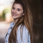 Freiberufler -Vielsprachige Freelance Übersetzerin mit Masterabschluss