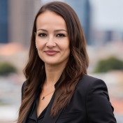 freiberufler CFO / Buchhaltung  / Forderungsmanagement / Jahresabschlüsse / Wirtschaftsjuristin auf freelance.de