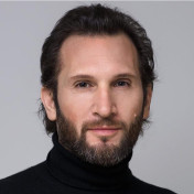 freiberufler Vielseitiger, erfahrener Designer - UI/UX Branding Crossmedia auf freelance.de