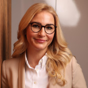 freiberufler Senior Marketing Managerin, Strategische Beraterin, Projektleitung, Referenz-Marketing Managerin, Event Managerin. Fundierte Berufserfahrung B2B- und B2C-Marketing (offline/online) auf Konzernseite, Mittelstand & Stiftung. Ausbilderin auf freelance.de