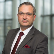 freiberufler Vertriebs-Executive, CEO/MD, Sen. Vice President, Director, Head of auf freelance.de