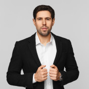 freiberufler M&A Professional with more than 8 years of experience in the fields of M&A, Valuation, Restructuring and Transaction Services, with a passion for Mid Market M&A auf freelance.de