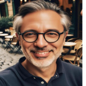 freiberufler Virtuellerassistent“ nutze Schlagworte wie „Virtueller Assistent | Büro, Social Media & KI-Support“ auf freelance.de