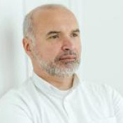 freiberufler Senior consultant on software development, cloud, AI, IT management and methodologies auf freelance.de