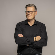 freiberufler CEO, MD and Interim Manager - sales & strategy, transformation, PM, task force auf freelance.de