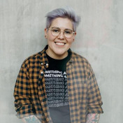 freiberufler Senior UI, Branding und Web Designerin auf freelance.de