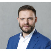 freiberufler Langjähriger strategischer Unternehmensberater mit Schwerpunkte:  C-Level - Unternehmensentwicklung- CPO - COO  - Einkauf - Value Management - öffentliche Vergabe - Digitalisierung - auf freelance.de