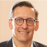 Freiberufler -Erfahrene Führungsperson mit Banking & Finance Background