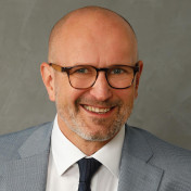 freiberufler Interim Manager seit 2017 mit Sales Leadership Fokus in der MedTech Branche auf freelance.de