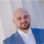 Freiberufler -IT-Senior Consultant and DevOps