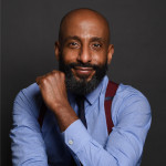 Freiberufler -People-Centric Strategist | Interim & Transformation Leader