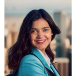 Freiberufler -Master-Absolventin im Bereich Wirtschafts- und Politikwissenschaften