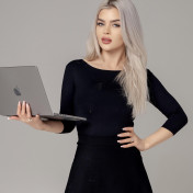 freiberufler KI- & Brand Strategin | Visual Identity, AI-Content & Digital Storytelling auf freelance.de