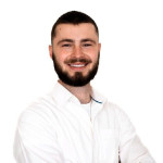 Freiberufler -M.A. International Studies, B.A. Political Science, Experienced in Communications