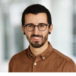 Freiberufler -Software Ingenieur (PHP, Azure, SQL) und Lehrbeauftragter für IT und Geisteswissenschaften