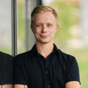 freiberufler Softwareentwickler für stabile Desktop- & Web-Anwendungen (C++/Qt, Vue, AWS) auf freelance.de