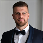 Freiberufler -Senior Full-Stack & Mobile App Developer | React, React Native, Native iOS/Android, Node.js, Python, KI-Integration