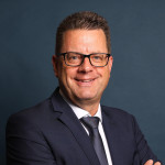 Freiberufler -Senior Vice President