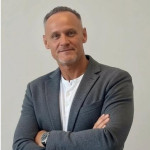 Freiberufler -KI- & Automatisierungs-Entwickler | Lead-Funnels, Voice-KI, WhatsApp, APIs & Vertriebsprozesse