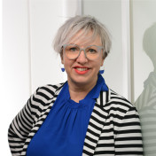 freiberufler Agile Coach & Transformationsbegleiterin  ·  Mediation & Konfliktmanagement  ·  Brückenbauerin mit 20 Jahren Praxis  ·  Remote auf freelance.de