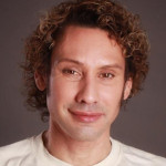 Freiberufler -Creative Strategist & Creative Director | Kampagnenplanung, Premium-Branding & KI