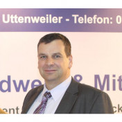 freiberufler Softwareentwickler Ingenieur Datenbankspezialist mehr unter projektinstitut.de auf freelance.de