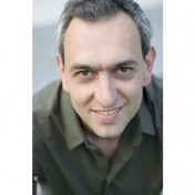 freiberufler Dramaturg/Lektor/Übersetzer/Pädagoge auf freelance.de